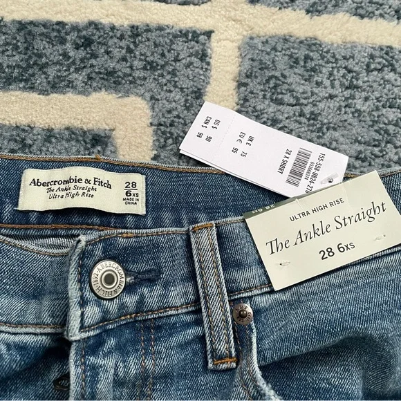Abercrombie & Fitch Ultra High Rise Ankle Straight Jean Size 28 6 XS Extra Short - Picture 6 of 7